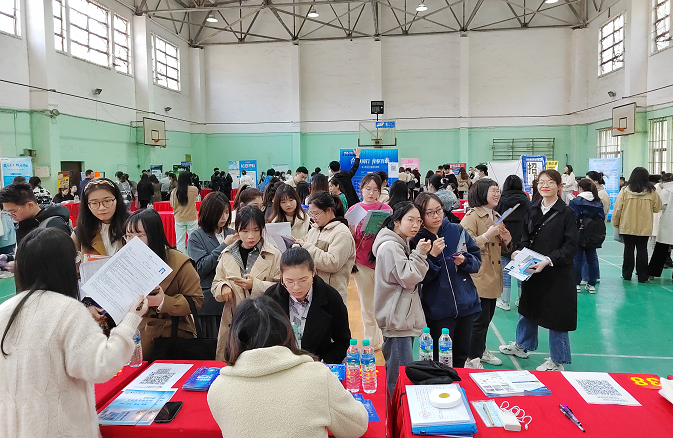 beat365中文官方网站举行女生专场双选会